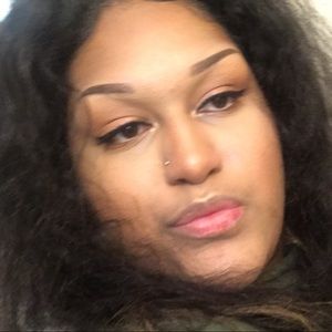 Meet your Posher, Evie